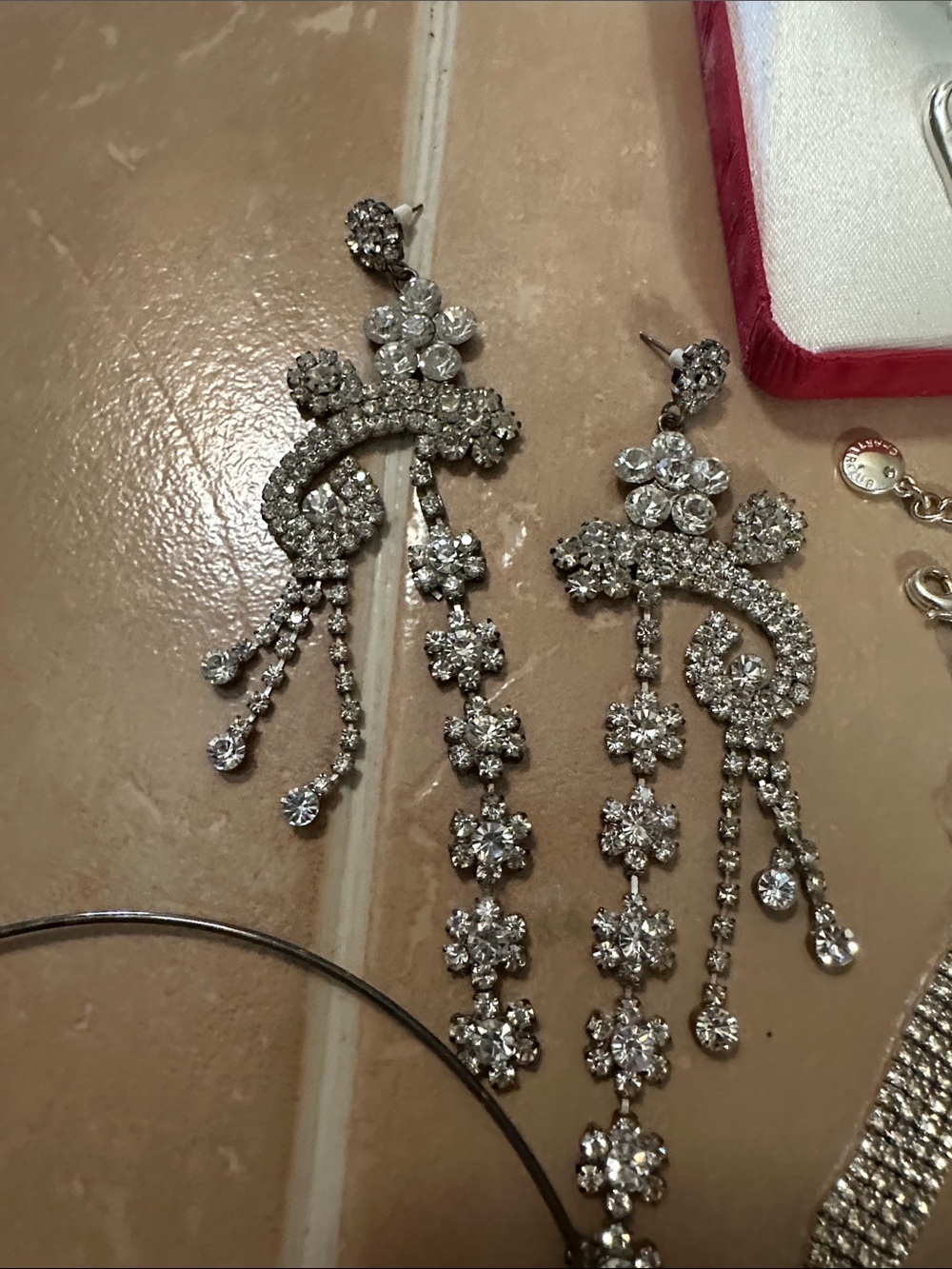 5 lbs! Mixed Costume,plus Jewelry Lot - Multi Color Necklaces & Bracelets - Picture 12 of 17